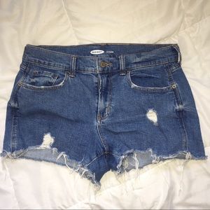 Old Navy distressed shorts💨